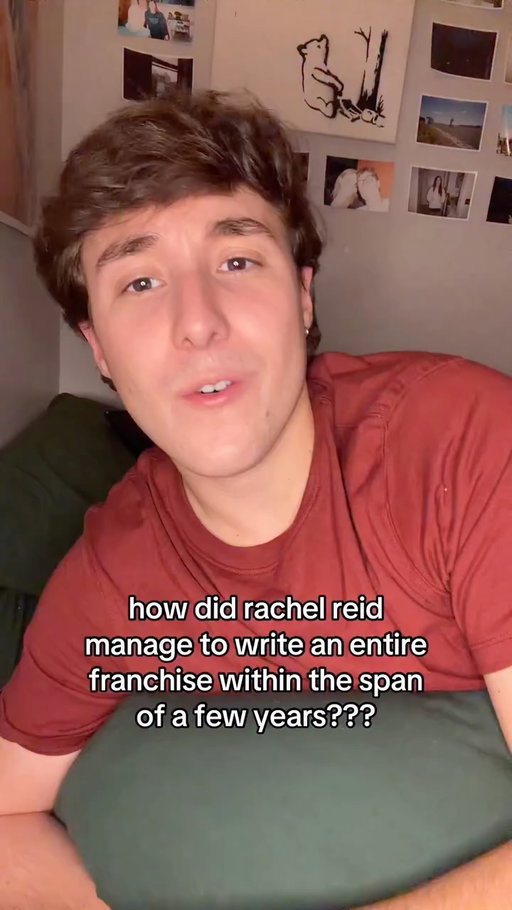 it took me 2+ years to write a collection of short stories… @rachelreidwrites i’m wildly impressed you’re a legend!!! #reels #gay #heatedrivalrycrave #heatedrivalry #heatedrivalryrachelreid #rachelreid #heatedrivalrytvshow #lgbtbooks