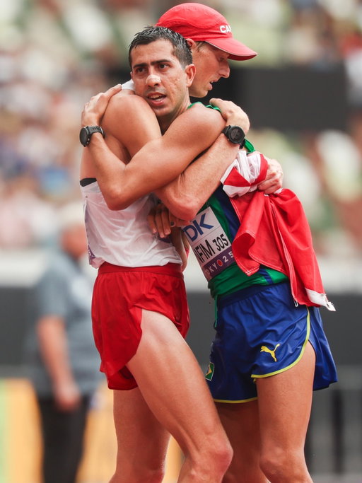 Out on the race course we are battling against one another, but as soon as we cross the finish line and stop the watch we are there for one another. Sport at its best.

Hoping I can recover from this hamstring injury in time to chase a few finish lines in 2026.

#Athletics #Olympics #Racewalk #Marathon #garminambassador

📸 @nickiwanyshyn for @canadianrunning; @alishalovrich for @worldathletics; @kellermans.lens for @athleticscanada; @mattia_ozbot_photography for @worldathletics