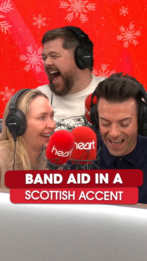 Same word. Different accent 🏴󠁧󠁢󠁳󠁣󠁴󠁿😂

How do you sing it?🎤

#christmas #christmassong #bandaid #scottishaccent #glasgow