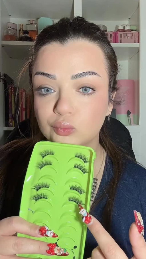 GRWM فـ أقل من 15 دقيقة ⏱️
القطة مفيقاني مع 5 د الصباح 🐱⏰ وكتنقز عليا وانا كنحاول نصوفي 😴… بحال إلى هاد 15 دقيقة غادي يبدلو حياتي 😼💄✨