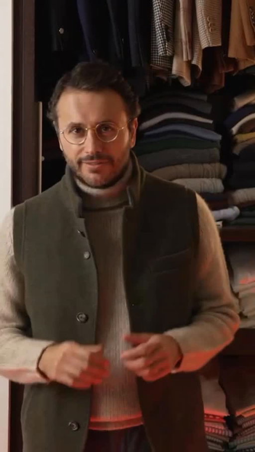 Cashmere: Debunking myths about ply counts 

Fiber length and micron count (along with the finishing) determine a garment’s durability and softness

@fedeli1934 pieces exemplify craftsmanship and elegance.

#Adv #Fedeli1934 #NerdAlert
