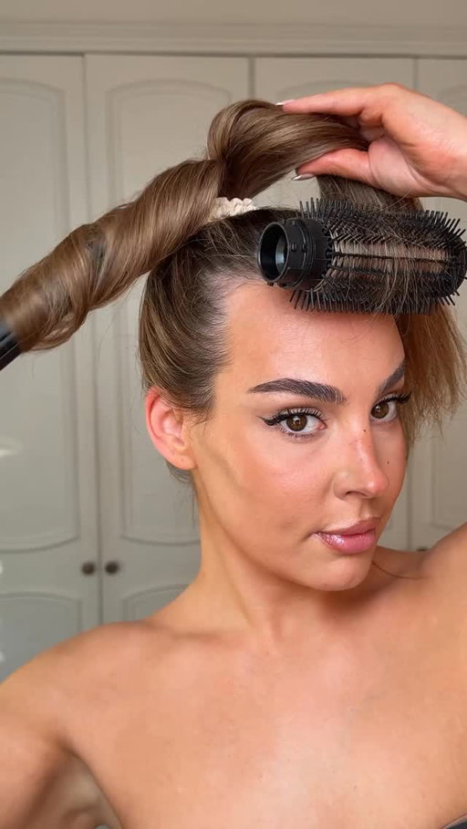 Ad Getting ready > actually going out ✨ 
Grabbed all my @spacenk favourites: 
@hairbysammcknight modern hairspray for heat protection and hold 
@dysonbeauty coanda x2 airwrap to curl 
@gisou honey infused hair oil 
@phlur heavy cream hair and body mist (this smells phenomenal) 
@charlottetilbury plumpgasm gloss light/medium 
@hourglasscosmetics ambient lightening palette sublime edit 
@spacenk carribean shores golden shimmer body oil

-
-
-
#hairtutorial #hairinspo #hairhacks #hairideas #haircare #blowouthack #dysonairwrap #dysoncoanda #spacenk #ad