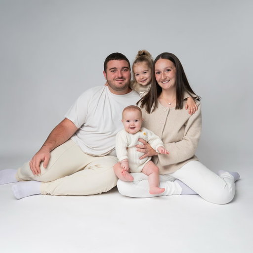 Ma plus belle réussite, c’est vous 🤍
La famille que j’ai tant rêvé de fonder un jour, et nous voilà, tous les quatres ✨

Je vous aimes 🫶🏼

Merci @marjory_photography pour ces photos que j’aime tant !

#famille #bonheur #maman