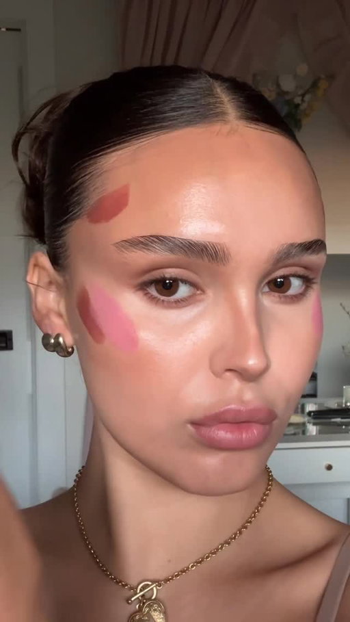 LDR🍒

Comment GLOW to get a list of all the products and shades I used here xoxo

#makeuproutine #glowymakeup #makeup 

https://liketk.it/5Gw7i