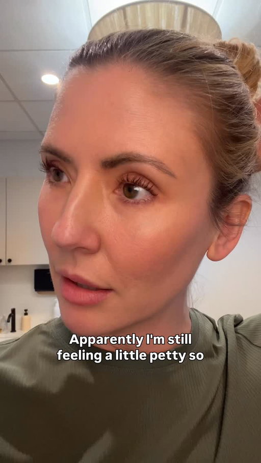 Sorry not sorry- leaning in. Do we think the injector was at the photo shoot and then she sat down for make up? Like I’m so confused?