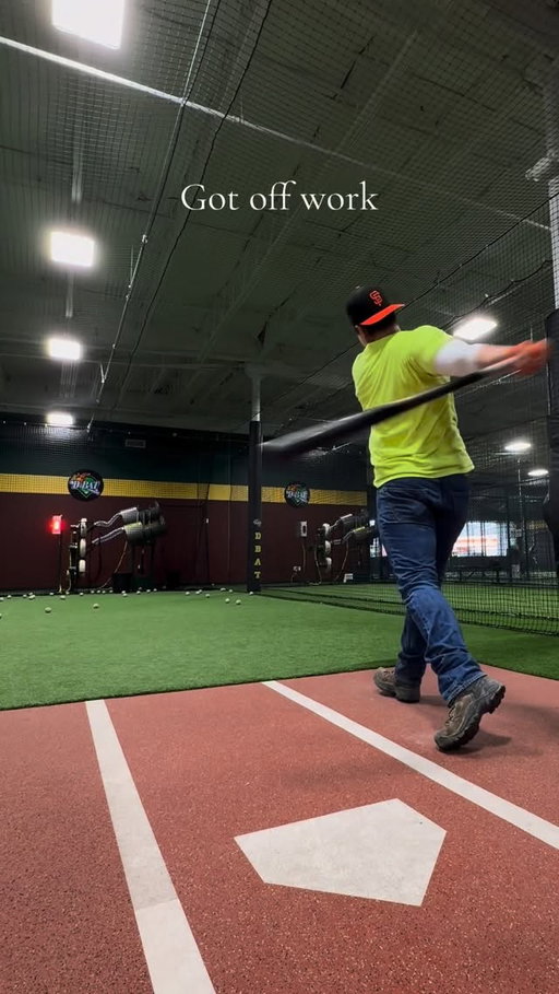 My favorite time of day 
•
•
•
❗️CODE: BCBAT @diamondcultureco 
No doubt the best gloves I’ve ever worn. Get yall some
•
•
@baumbat 
#baseball #mlb #swing #hitting #practice #coaching #sports #viral #foryou #fyp #reel #reels #homerun