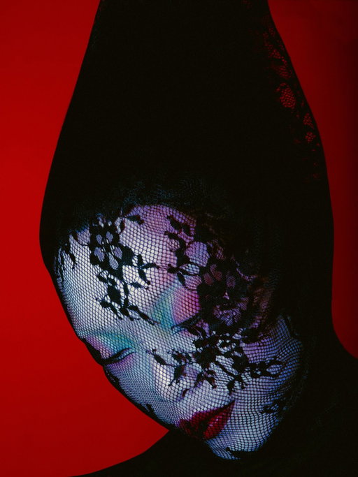 Beauty as subversive adornment 🖤 Currently featured in @fashionjournalmagazine linked in my bio. 

Thank you to @tatianaroseart for bringing our vision to life. I could not imagine a more beautiful collaboration. 

CREDITS
Photography • @tatianaroseart
Makeup • @yasminekeong
Model • @yasminekeong

#jointeampatmcgrath @patmcgrathreal