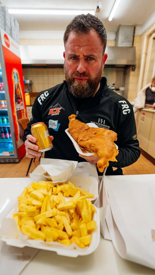 THE BEST IN THE UK??? We headed over to Grimsby Fisheries in Leicester to try this “hyped” spot out. 

How do you like your batter people? Is ANYONE really ordering fish like this? 

#foodreviewclub #foodcritic #leicester