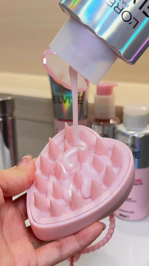 ✨🤍Glaze donut hair routine! 🎀

Perfect refresh for the holiday season hehe

I absolutely love the @lorealparis Elvive Glycolic Gloss range!!! It makes my hair so silky smooth and soft and tames any frizz instantly! 🤭

It also provides such nice shine and also exfoliates my scalp gently. 

Not sure what kind of pink magic they put in here but I LOVE IT! 🫶🏻

The lamination glass is meant to seal hair cuticles with long lasting glaze and smooths and flattens it out and so it reflects more light and is protected as a result hehe. 

Would you try this? 

#lorealparis #lorealparishaircare #elvive #glasshair #shinyhair #hairlamination #hairgloss #shinyhairgoals #shinyhairdontcare #smoothhair #hairroutine #haircareroutine