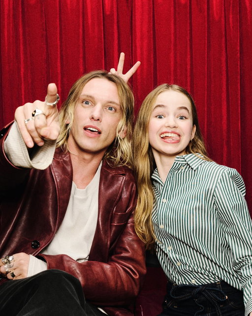 3...2...001. 📸

Nell Fisher and Jamie Campbell Bower visited our photo booth of truth. Watch the full interview in our bio!
