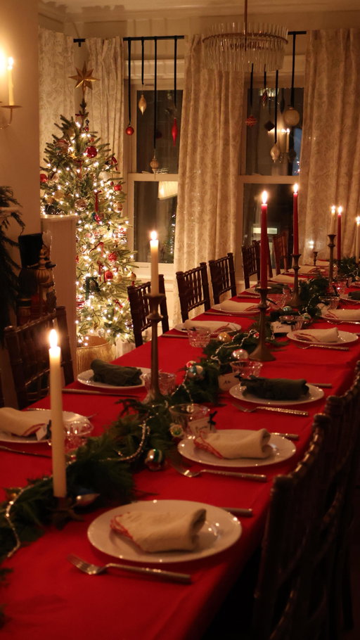 My Very Vintage Christmas dinner party with @apartmentlist 🎄 Today we’re talking through how I hosted my most ambitious dinner party yet! 

While I normally host at my dining table, I needed a bit more space than my kitchen / dining area could handle, which led us to re-purposing my narrow living room into a dining hall fit for a cozy Friendsmas dinner. 

When Pierce and I started touring apartments over 2 years ago for our first place together, I knew that having some space to host was an essential - even if I’d have to get creative at times! It wasn’t easy to find the right place, especially after we were just too late in applying to what we thought was our dream apartment at the time. But, Apartment List is making it so much easier to see all the options that fit your lifestyle needs with personalized matches, and I love that it can learn your preference as you “match” with apartments you love!

So if you’re in the market for a new cozy apartment to gather, give @apartmentlist a try in helping you find your perfect match!

#ad #ApartmentList #ApartmentListPartner