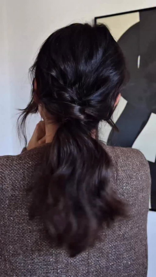 Coiffure pour Noël ou pour tous les jours  N.2 
Tu cherches une coiffure facile à faire, mais qui donne un effet Waouh, voici le tutoriel ! 
Tuto coiffure hairstyle haircut #hair