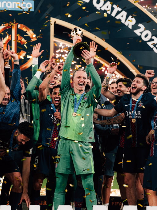 Historical moment!

@psg FIFA Intercontinental Cup Champions 🔴🔵🏆

Credits @johafilms