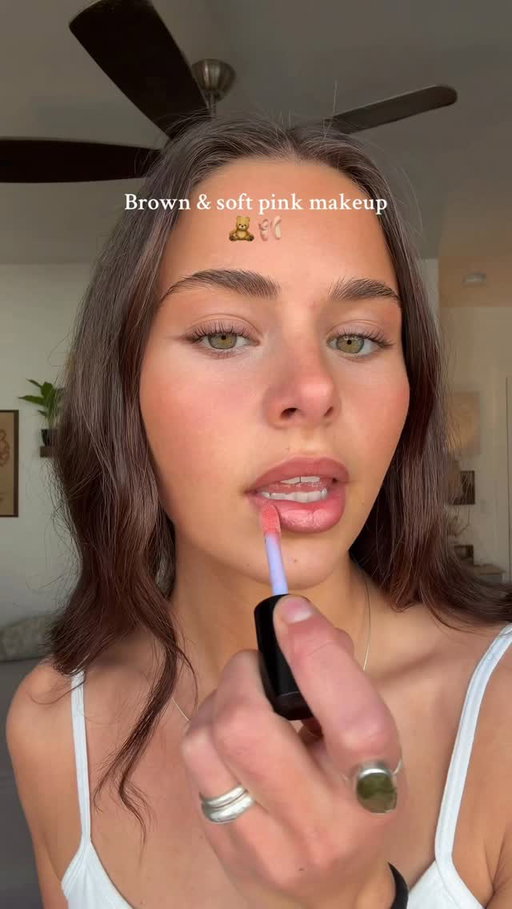 💗💗 comment LINK for a dm with products!

- @anastasiabeverlyhills 
- @hauslabs 
- @makeupbymario 
- @saiebeauty 
- @patrickta 
- @maybelline 
/ https://liketk.it/5GLdb
#grwm#glowymakeup#makeuptutorial#naturalmakeuplook#nomakeupmakeup