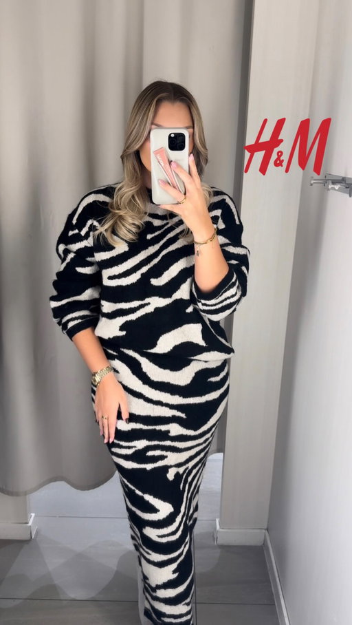 @hm in store 🛒✨ love the first co ord and blazer set 👏🏼👏🏼

I will link all items in my story and add them to my December highlight 🤍 
#hm #christmas #christmasparty #sparkle #sequin #handm #hmfashion