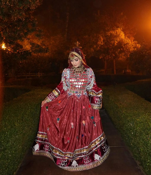 part one: the henna night ✨❤️ 

thank you to @kabul_clothing_store_ for the most beautiful dress & @artistrybywagma for making me feel so so pretty:)

#afghan #henna