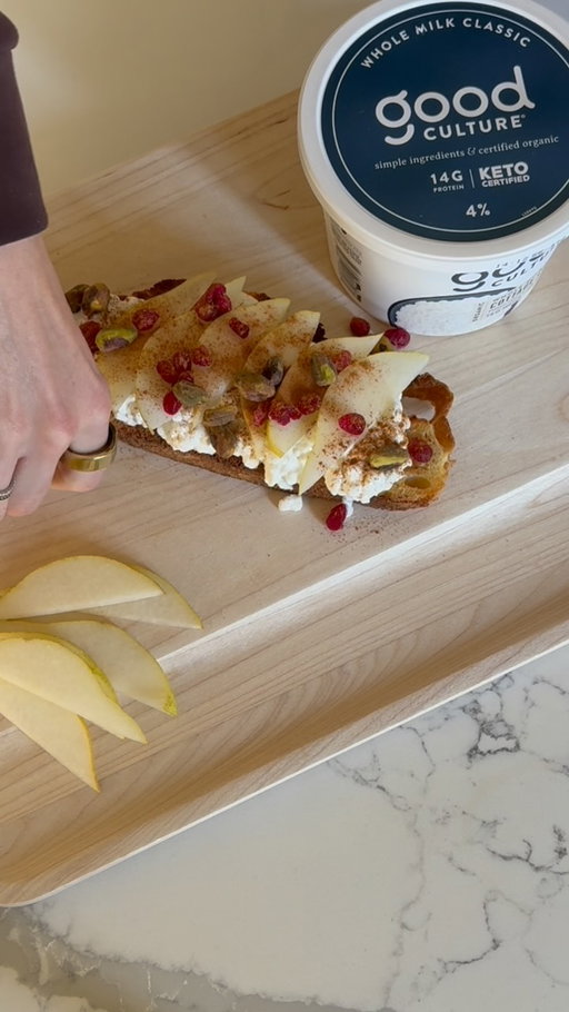 #GoodCulturePartner This holiday season, start your mornings with a little glow-up ✨
This @good_culture cottage cheese toast has it all —

☁️ live and active cultures 
😋 14g of protein per serving of Good Culture cottage cheese
🍒 color + flavor to make it crave-worthy

Layer it up: @good_culture cottage cheese → sliced pears → pomegranate → pistachios → drizzle of honey → cinnamon + sea salt.

Creamy, satisfying, and ready in 5 minutes — the perfect balanced breakfast to keep you energized through the busiest season of the year