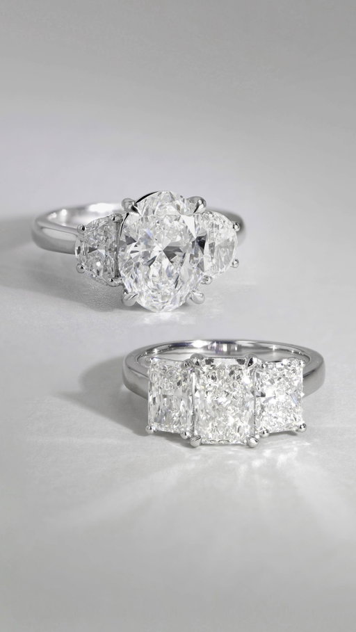 Endless brilliance, held in small boxes. Three-stone diamond rings, each made for holiday moments worth celebrating. Which one has your heart?

Éclat infini, contenu dans de petites boîtes. Des bagues trois pierres en diamants, chacune conçue pour les moments des Fêtes qui méritent d’être célébrés. Laquelle a votre cœur ?

#trinitydiamondring #threestonering #diamondring #engagementring