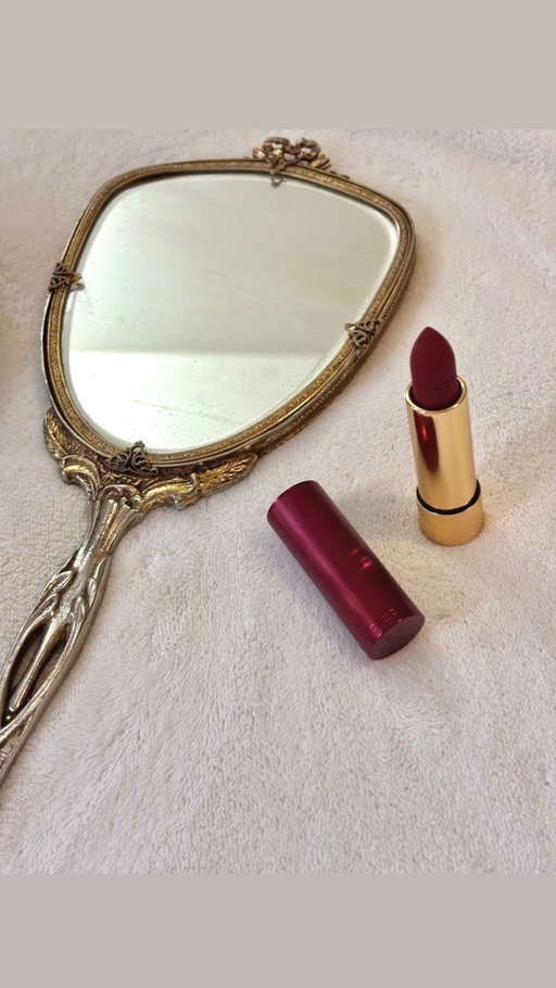 Melhor truque pro batom perfeito 💋
Recompartilhando essa dica com vocês!! 

Teste pra usar aquele batom vermelho no Natal 🎄 

ID batom: 10RLA8-HME0 
@mercadolivre 
Aproveite as ofertas de Natal
#maquiagem #batom #batomvermelho
#mercadolivre #meusfavsdomercadolivre