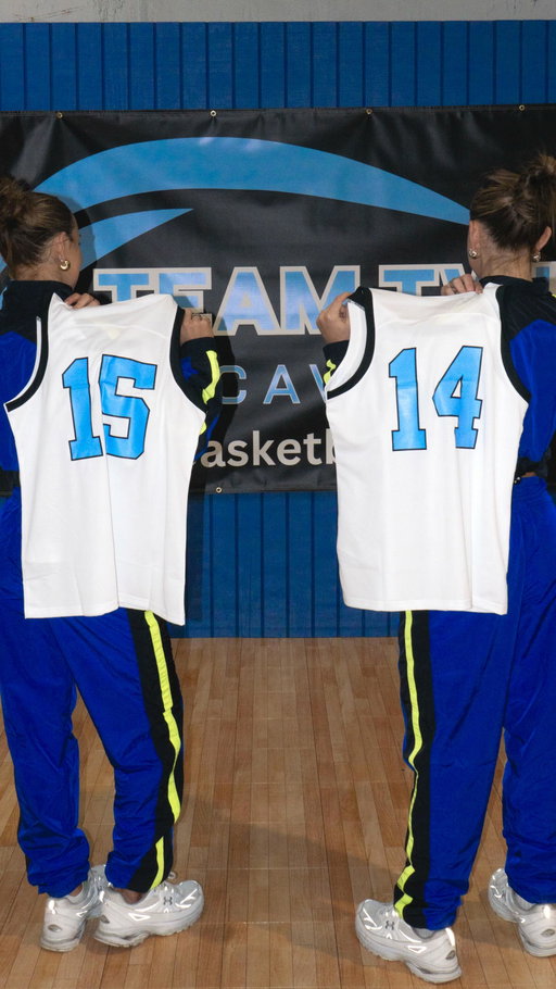 It only felt right to announce @cavindertwins new AAU basketball team on national twins day 🩵

Welcome to the team, twin. @teamtwinbasketball