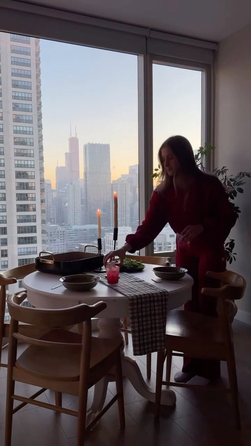 The holiday season is the perfect time for cozy nights at home. it’s also the time to give back to the people you care about, which is why I’m so excited to partner with my friends at @caraway_home and @vuoriclothing to give one of you some new cookware and clothing!  What you’ll win:     •    Caraway’s Squareware Set ($545)     •    A $500 Vuori Gift Card 

How to enter:     •    Follow @averyday.eats, @caraway_home and @vuoriclothing     •    Tag a friend in the comments  Must enter by 11:59PM PST on 12.24.25 to qualify.
One winner will be selected at random and contacted via DM with 5 days of the giveaway end date. Open to U.S. residents only.
 

Recipe: 
Vegan Ricotta:
+2 14oz packages of extra firm tofu
+ 1/4 cup nutritional yeast
+ 3 garlic cloves
+ 2 lemons juiced,
+ .75 oz fresh basil
+ salt and pepper to taste
 
Other:
+ 16oz conchiglioni pasta shells
+ 24 oz marinara of choice
 
How to:
+ Boil conchiglioni shells according to package directions; preheat oven to 350°F
+ Blend tofu, nutritional yeast, garlic, lemon juice, salt, and pepper until mostly smooth; stir in diced basil
+ Spread a thin layer of sauce in a baking dish, stuff shells with ricotta mixture, and arrange in dish
+ Cover with remaining marinara and bake ~20 minutes, until heated through