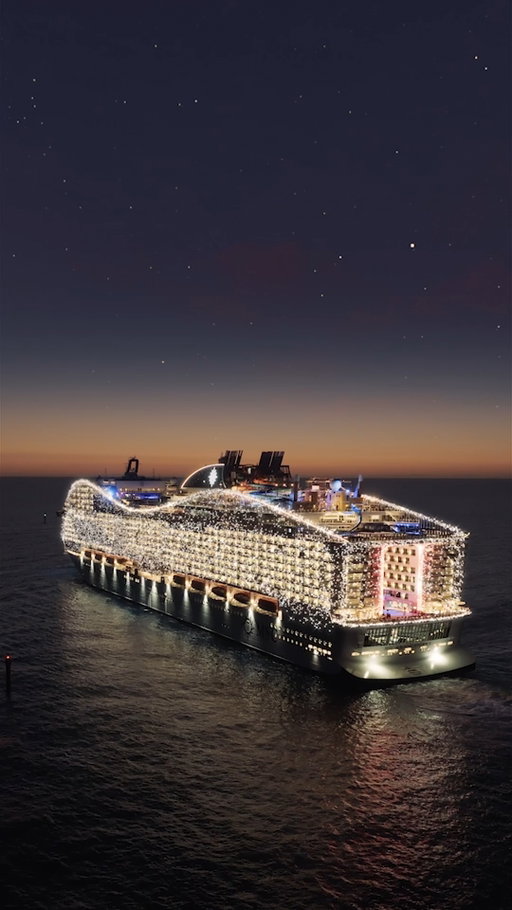 Holiday mode activated on MSC World America ✨

📍 MSC World America 

#MSCCruises #MSCWorldAmerica #Christmas