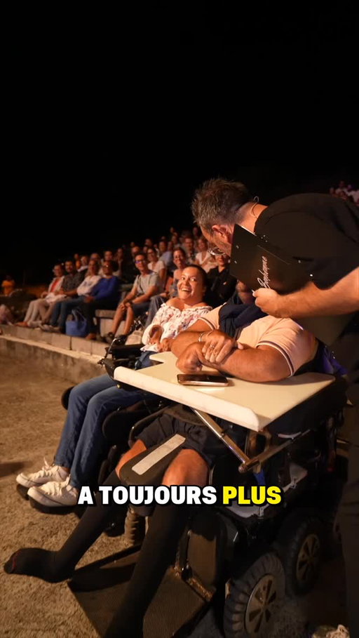Je me suis fait cartonner par Eric ! La réunion c’est chaud dans tout les sens 😂😂😂😂 partage et abonne toi ❤️❤️ #bonhomme #sketch #humour #show #partage