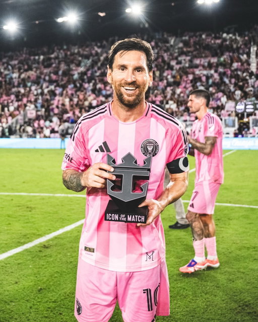 Don’t miss out! 🚨 Enter to win the EXCLUSIVE Icon of the Match trophy signed by all 2025 @intermiamicf winners — check our pinned post for details. ➡️