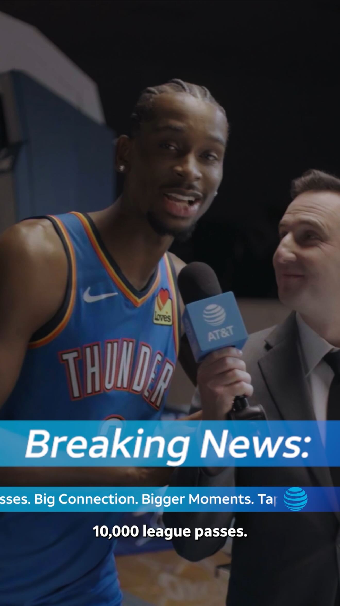 For everyone tuned in… @att is giving away 10K @nba League Pass Subscriptions 🏀📲
 
Head to att.com/ballforall to enter.