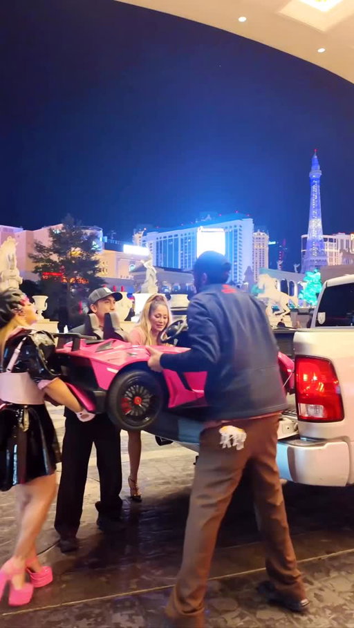 Behind every “effortless” shot… there’s a pickup truck, teamwork, and the Titanic flute playing softly in the background 🎻😂 💕 @conniepena 

#pink #lamborghini #barbie #jlo #barbie Chanel