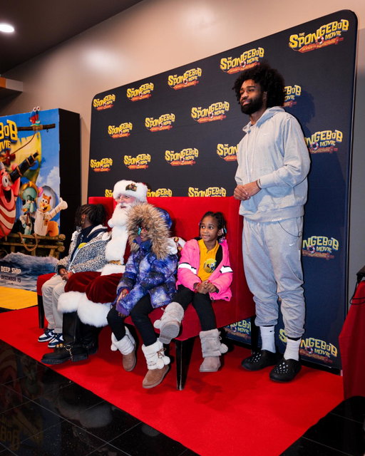 We partnered with @Chicago.CRED, a nonprofit dedicated to making communities safer and reducing gun violence in Chicago, to host families for an early screening of the new SpongeBob movie. The day was filled with holiday cheer, treats and a special visit from Santa on the yellow carpet. Every family left with a Christmas goodie bag and gift cards to help make the season a little brighter. 🎄❤️

Special thanks to @paramountpics @spongebobmovie #thespongebobmovie
@chicagobulls 
@bullscommunity
