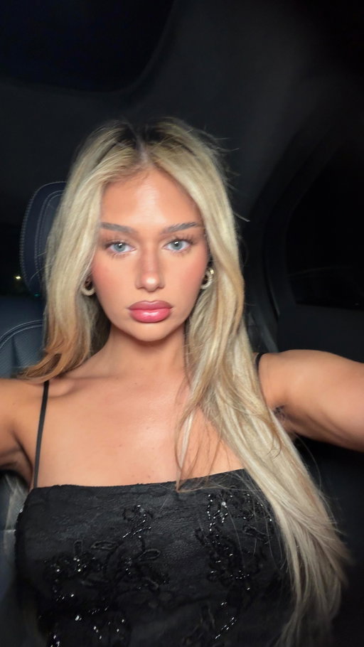 another madison beer recreation bc her makeup is so good🫶🏼
#makeup #grwm #beauty 

PRODUCTS:
@tatcha milk moisturizer 
@diorbeauty primer 
@narsissist pot concealer & foundation 
@hudabeauty blush in watermelon pop
@anastasiabeverlyhills contour stick
@hourglasscosmetics concealer 
@makeupbymario ethereal eyes palette
@fentybeauty flyliner in truffle 
@makeupforever limitless brown liner
@benefitcosmetics benetint
@patrickta eye glitter duo