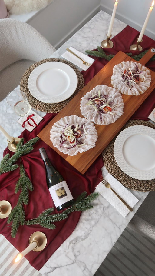 ’Tis the season to raise the bar ✨ Crispy Rice Paper Tiger Prawns + a glass of Greywacke Marlborough Sauvignon Blanc = my new favourite holiday pairing. Find this recipe and more festive pairings in the taste magazine or online at BCLIQUOR. Cheers to raising the bar this season!
@BCLIQUORstores #ad #BCLIQUOR #TisTheSeason #RaiseTheBarWithBCL #tastemagazine