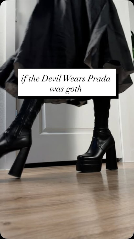 corsets? for spring? groundbreaking. goth miranda priestly stays UNIMPRESSED 
.
.
.
.
#gothsofinstagram #gothfashion #gothaesthetic #gothgirls