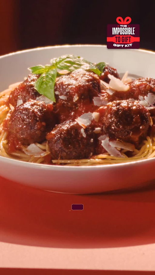 Don’t fall into the “I don’t want anything this year” trap 🕳️ gift them the gift of juicy steak bites & saucy meatballs 🎁✨