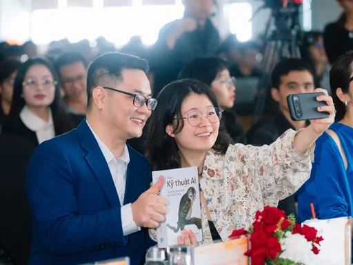 "AI Engineering" is officially out in Vietnamese under the name "Kỹ thuật AI" 😍

Thank you Hung Le for dedicating time translating this massive book in such a short amount of time. Fun fact: the book is only 500+ pages in English but 700+ pages in Vietnamese!

Thanks anh Dai, chi Duong, ban Hue, ban Thao, and the team at Times publisher for bringing the book to the Vietnamese audience.

Thanks chi Ha and the lovely team at FPT University for giving us the stage to share the message about AI!

Thanks Phong for coming all the way from Mila to share the lessons you've learned after working on 300+ AI projects for customers worldwide.

And thanks everyone for joining us 😍😍😍🙏🙏🙏