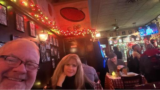 Just ate a deep dish pizza at Pizano’s on State Street in Chicago.  OMG that was GREAT.  If you haven’t been here, get here !