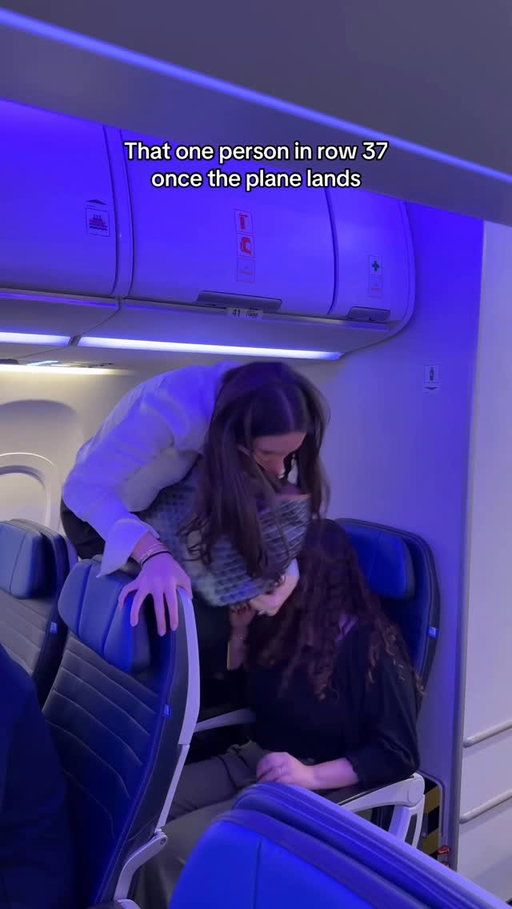 I promise you they don’t have a connection #airplane #comedy #travel  @united