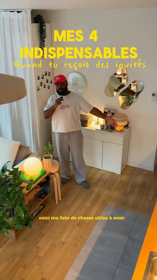 Voici ma liste de choses utiles quand tu reçois des invités chez toi ✌🏾
1) Plaid
2) Tabouret 
3) Livre
4) Jeux de société 
Dites moi en commentaire si vous voyez d’autres choses 😌
Avoue c’est toi la personne qui as toujours froid ? 🥶😂
#homedecor #interiordesign #homedesign #cozyhome #apartmenttherapy