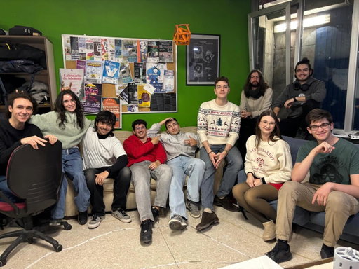 ¡Felices fiestas de parte de Core Dumped! 🎄✨
Gracias por acompañarnos este año entre proyectos, talleres y mucha tecnología.
Os deseamos una Feliz Navidad y un Feliz Año Nuevo llenos de ideas y aprendizaje 💻🚀🎉🎁

#FelizNavidad #FelizAñoNuevo #CoreDumped #ETSISI #UPM