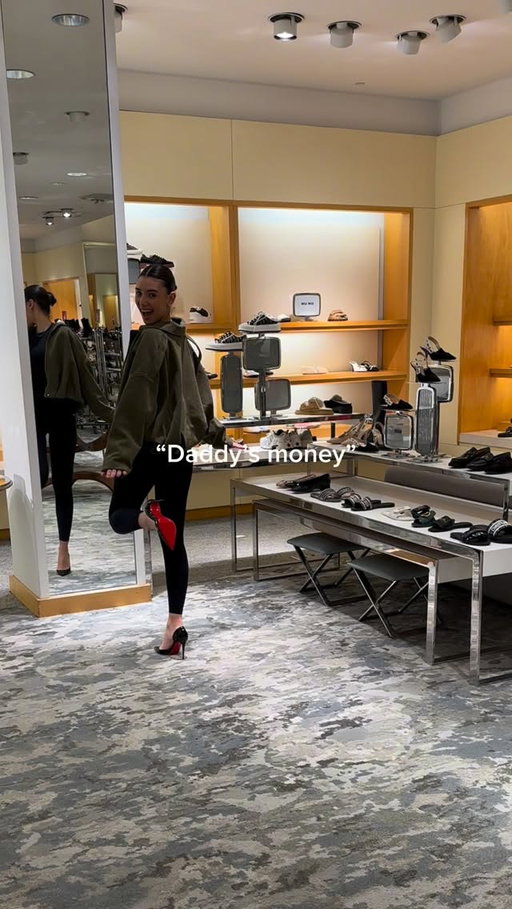 Don’t ever disrespect my mom like that 🤣
-
-
-
-
-
#daddysmoney #mommysmoney #spoiled #onlydaughter