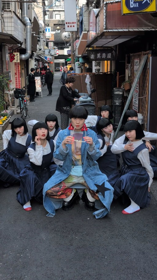 Class dismisssed 
授業終了

Brought the drop challenge out of retirement for my girls at @avantgardey_

Pants: @outsidersdivision