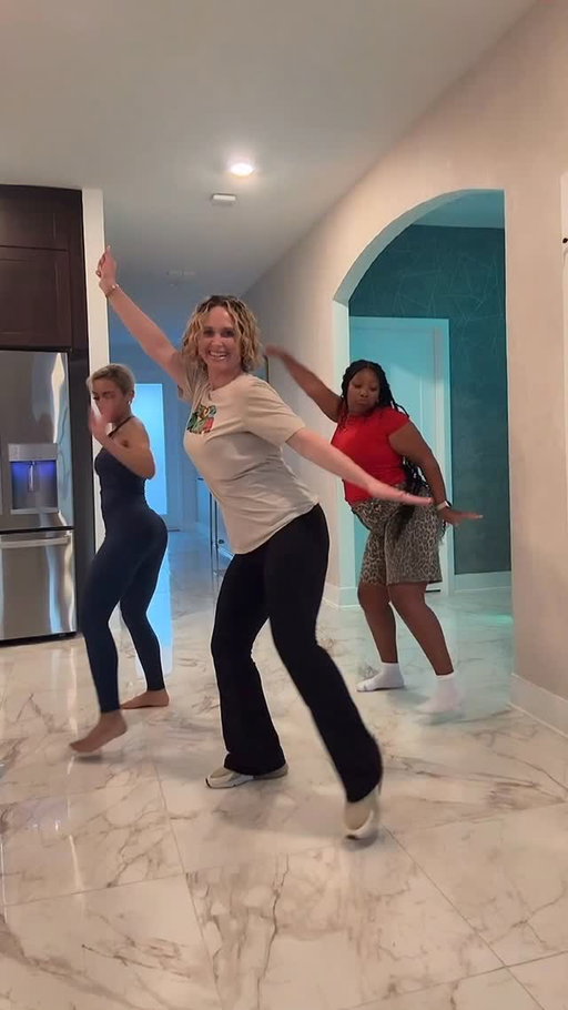 Get in there! 🎉 

#dancemoms #dance #dancechallenge #bigboogie