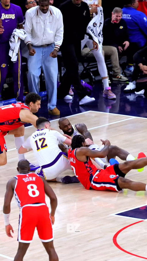Battle of LA @lakers vs @laclippers 

🎥 @bzfilms83 

#fyp #foryou #foryoupage #basketball #bball sportsphotos  sportsvideography sportsvideo videography sportsproduction sportsfilmmaking actionfootage sportshighlights sportsphotography sportsvisuals sportsstorytelling
