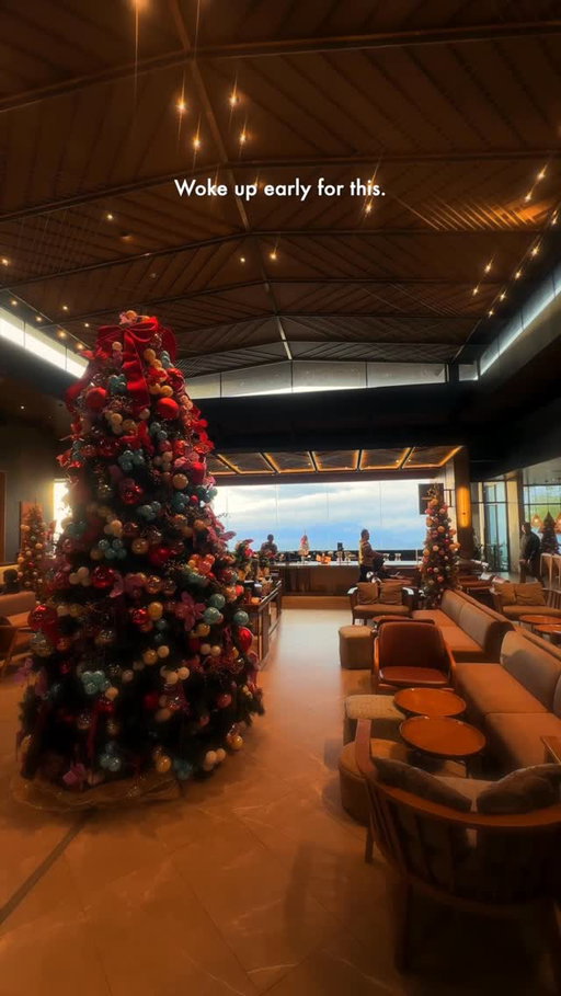 First time at Starbucks Hiraya on a chilly early weekend morning (around 6am 'to). One of those places you visit just to see Taal Volcano and hang out with fam and friends. 

✔️ Beautiful, breathtaking view ✔️ Cozy ambiance. Para bang may calming effect talaga. So peaceful! ✔️ Lots of parking available with 2 hours free parking

❌ Branch exclusive drink is just okay ❌ Internet is very slow ❌ Even extra-hot drinks get cold fast (lamig eh 😅)

Worth waking up early for.