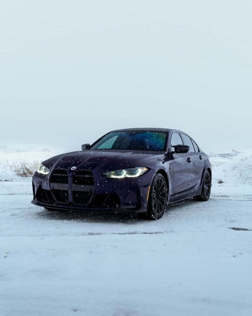 Shorter days call for longer drives. 

 @griffin.richardson_ and @justanormalg80

#BMWCanada #WinterSolstice #BMWM #M3