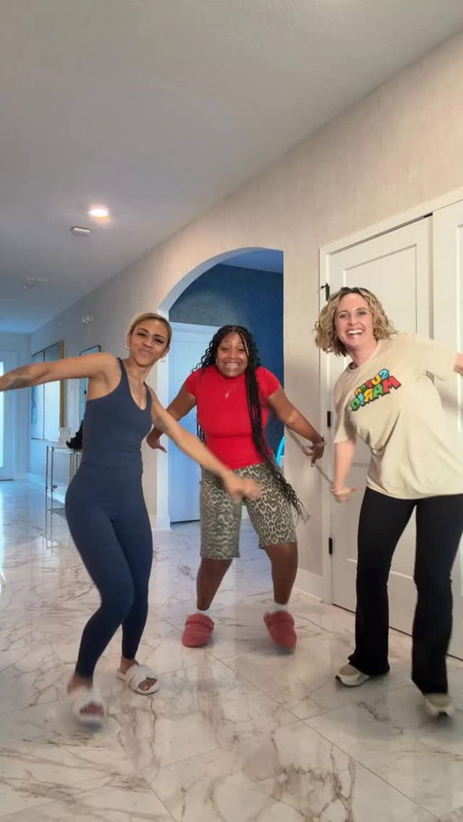 This was a LEGENDARY link up! 🤏🏾☺️ 

#momlife #kekejanajah #explore #dancers