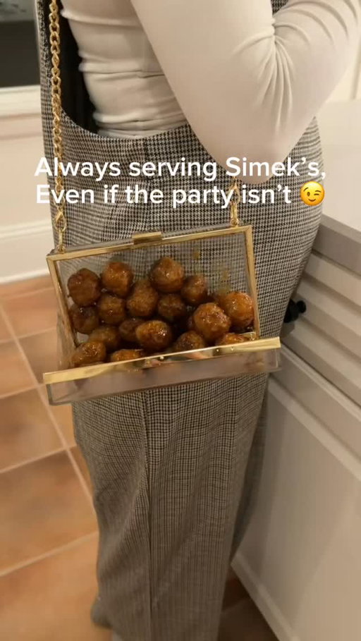 We always arrive prepared.. because not every party serves Simek's and we don't take risks 🤭🥳