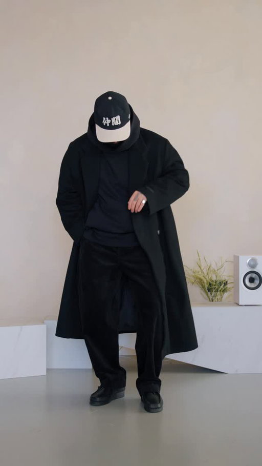 The simplest color scheme but I love a good all-black fit 👌

#fashion #style #outfitideas