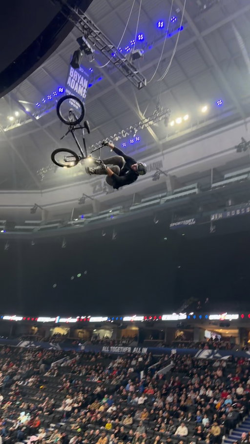 @bradybakerbmx has been on an absolute Heater this tour. 

Final show of the tour tonight in Saskatoon, who’s coming out?